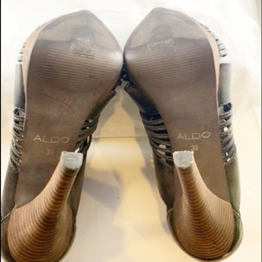 Aldo front zip heels army green Sz 9 , 4.5” - Picture 6 of 7